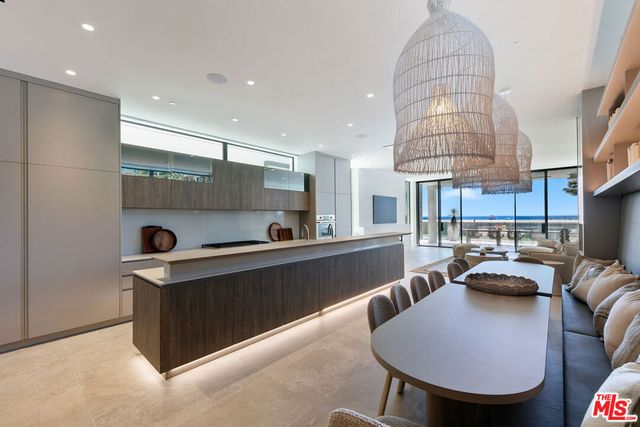 938 - 940 Palisades Beach Road, Santa Monica, CA 90403