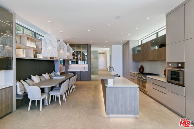938 - 940 Palisades Beach Road, Santa Monica, CA 90403