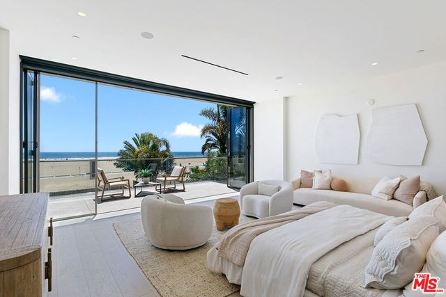 938 - 940 Palisades Beach Road, Santa Monica, CA 90403