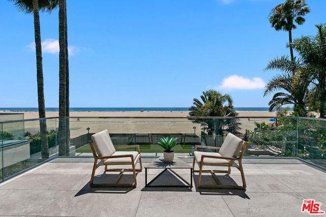 938 - 940 Palisades Beach Road, Santa Monica, CA 90403