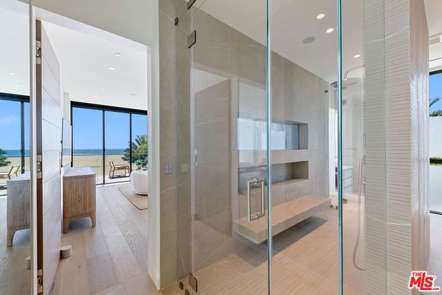 938 - 940 Palisades Beach Road, Santa Monica, CA 90403