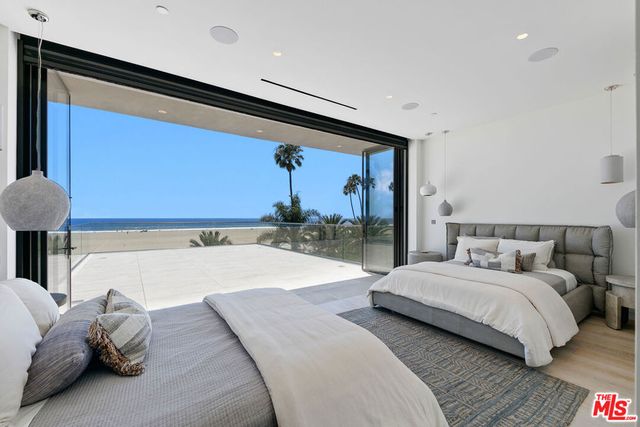 938 - 940 Palisades Beach Road, Santa Monica, CA 90403