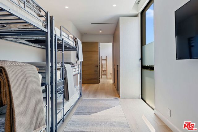 938 - 940 Palisades Beach Road, Santa Monica, CA 90403