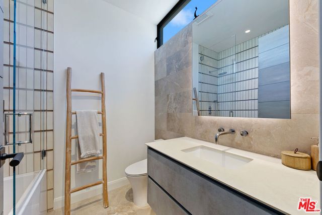 938 - 940 Palisades Beach Road, Santa Monica, CA 90403