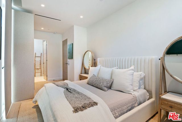 938 - 940 Palisades Beach Road, Santa Monica, CA 90403