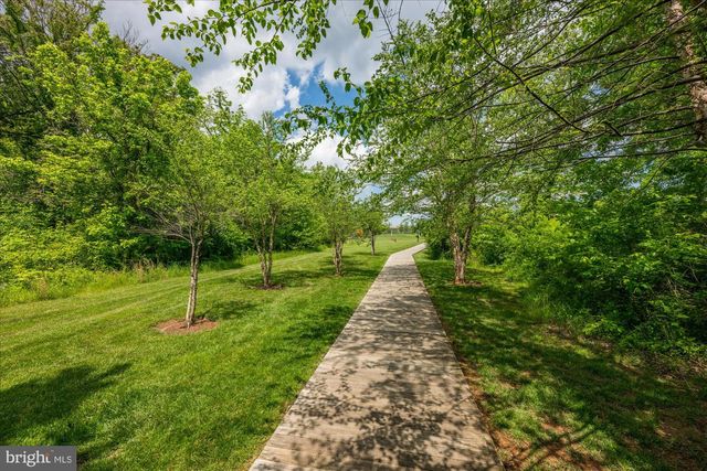 20305 SAVIN HILL DR, Ashburn, VA 20147