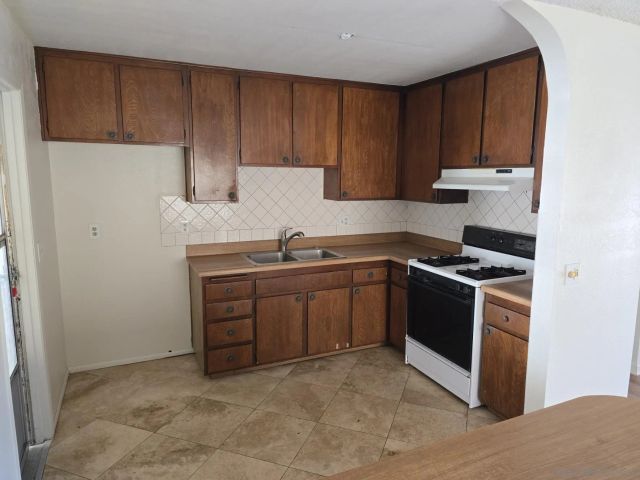 835 Worthington, San Diego, CA 92114