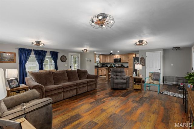 210 Fulton Street, Gillespie, IL 62033