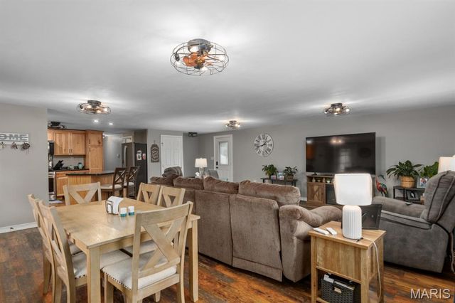 210 Fulton Street, Gillespie, IL 62033