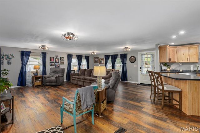 210 Fulton Street, Gillespie, IL 62033