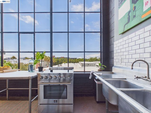 4053 Harlan St 315, Emeryville, CA 94608
