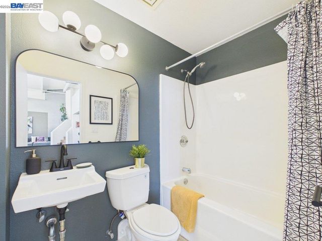 4053 Harlan St 315, Emeryville, CA 94608