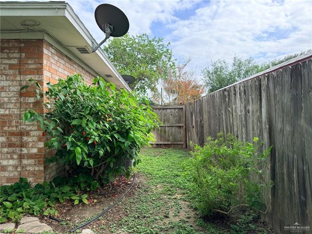 131 E Hibiscus Avenue, Mcallen, TX 78501