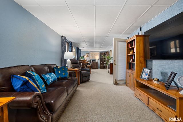 401 N OHIO Avenue, Morton, IL 61550