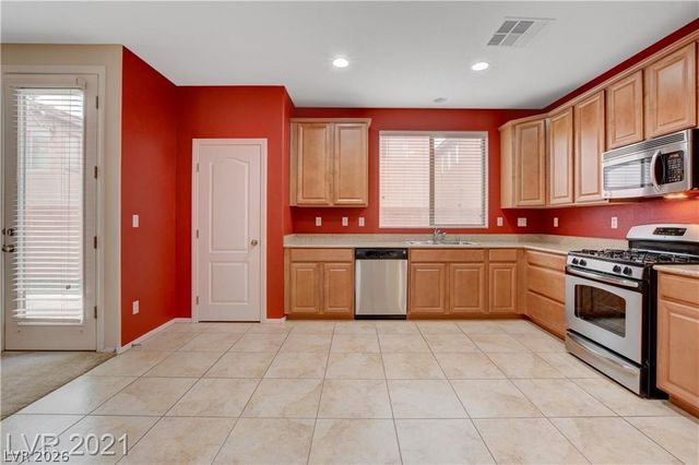 10429 Scotch Elm Avenue, Las Vegas, NV 89166