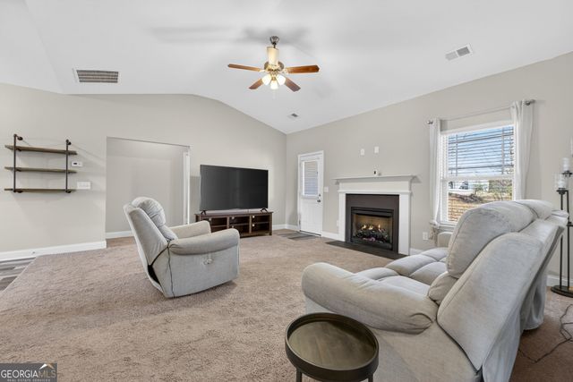 105 Garnet Lane, Griffin, GA 30224