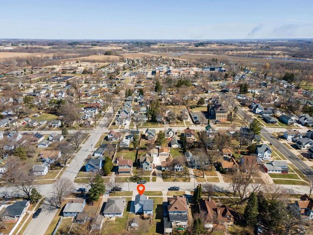 321 Clarence Street, Fort Atkinson, WI 53538