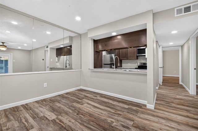 1516 Bay Area Boulevard S15, Houston, TX 77598