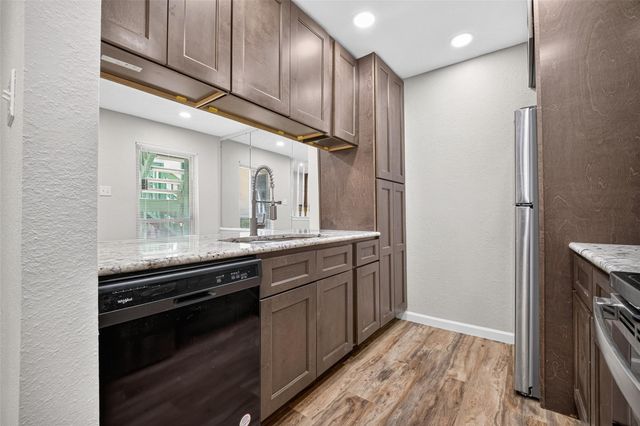 1516 Bay Area Boulevard S15, Houston, TX 77598