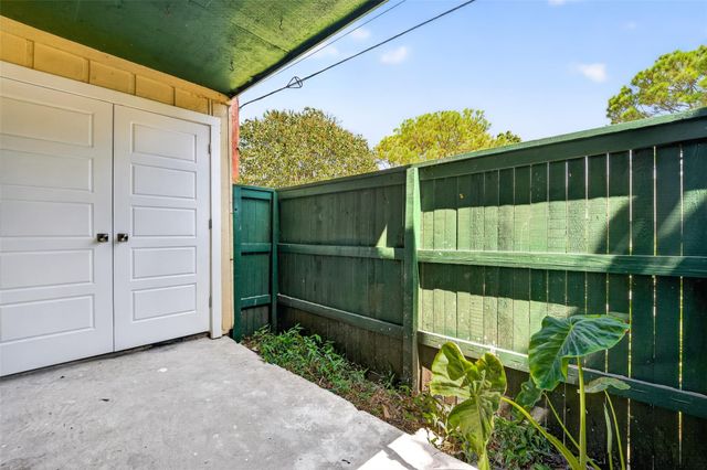 1516 Bay Area Boulevard S15, Houston, TX 77598