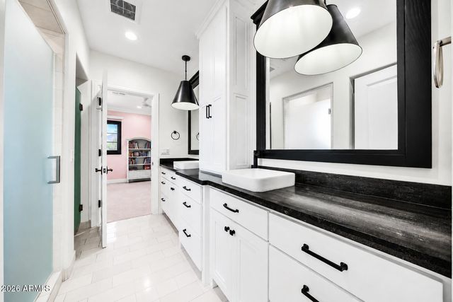 5210 E VIA LOS CABALLOS Lane, Paradise Valley, AZ 85253
