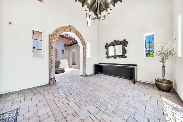 5210 E VIA LOS CABALLOS Lane, Paradise Valley, AZ 85253