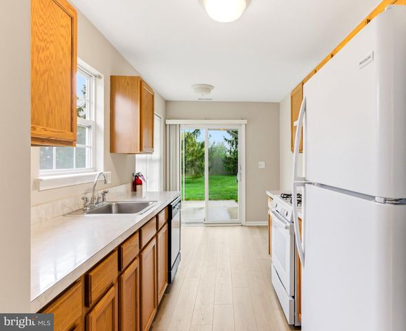 144 ALEXANDER RD, Beverly, NJ 08010