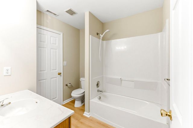 144 ALEXANDER RD, Beverly, NJ 08010