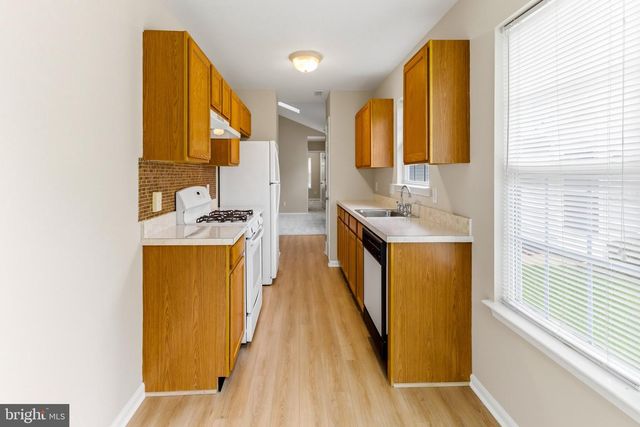144 ALEXANDER RD, Beverly, NJ 08010