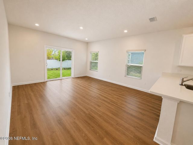 726 SAILOR GROVE Lane, Jacksonville, FL 32221