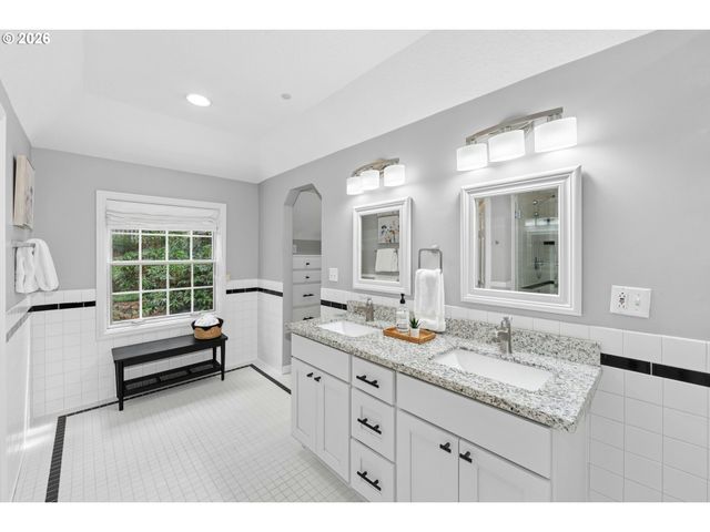 5616 Sw 42ND Ave, Portland, OR 97221