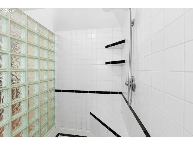 5616 Sw 42ND Ave, Portland, OR 97221
