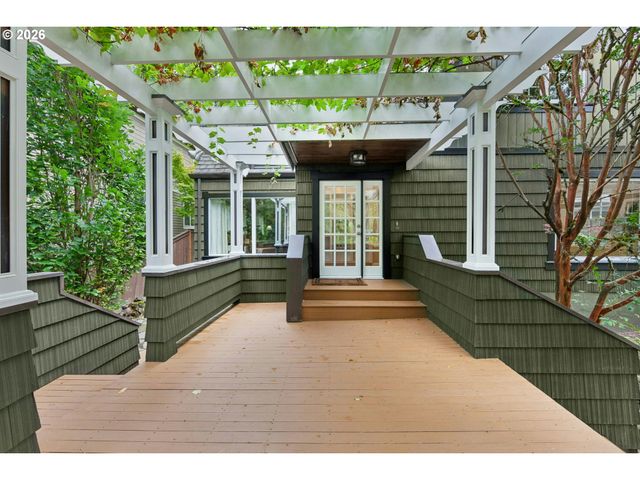5616 Sw 42ND Ave, Portland, OR 97221