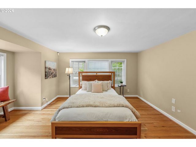 5616 Sw 42ND Ave, Portland, OR 97221