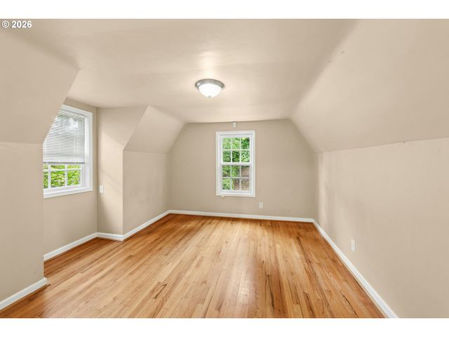 5616 Sw 42ND Ave, Portland, OR 97221