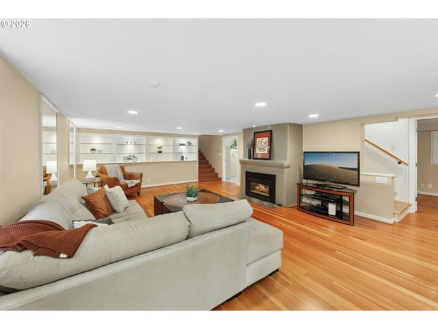 5616 Sw 42ND Ave, Portland, OR 97221