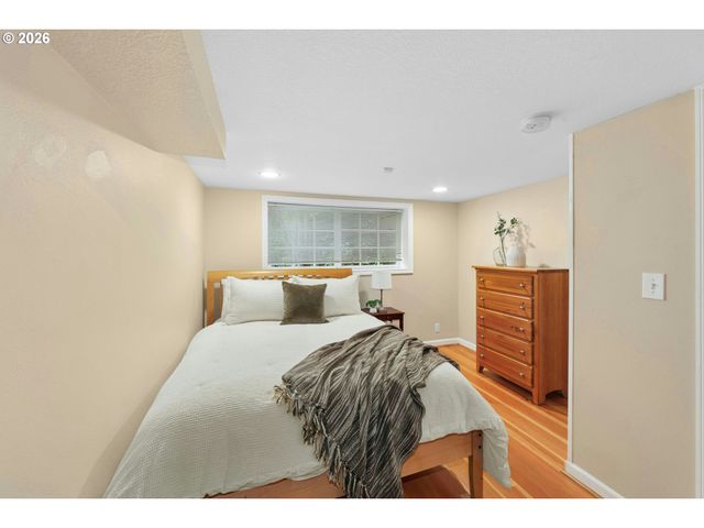 5616 Sw 42ND Ave, Portland, OR 97221