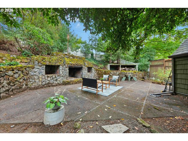 5616 Sw 42ND Ave, Portland, OR 97221