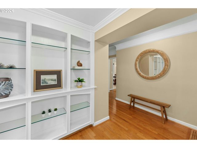 5616 Sw 42ND Ave, Portland, OR 97221