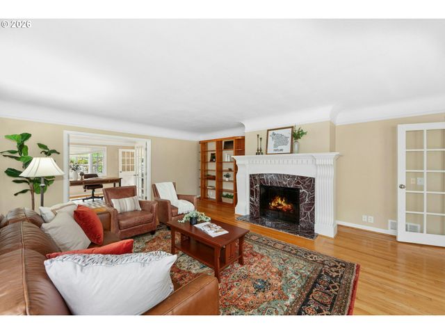 5616 Sw 42ND Ave, Portland, OR 97221