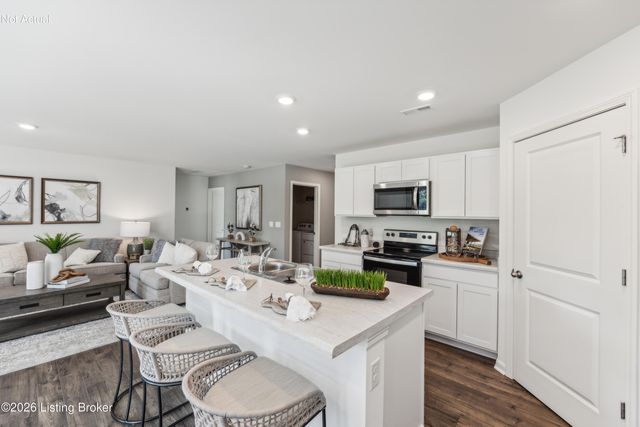 624 Zelcova Dr, Eminence, KY 40019