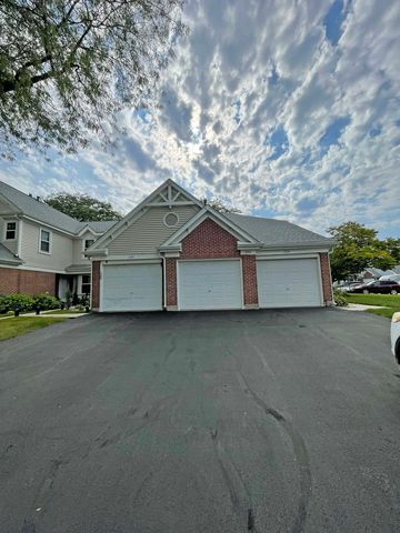 238 Green Knoll Lane 238, Streamwood, IL 60107