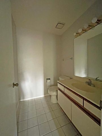 238 Green Knoll Lane 238, Streamwood, IL 60107