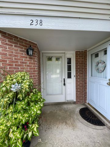 238 Green Knoll Lane 238, Streamwood, IL 60107
