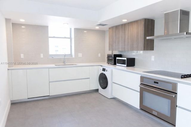 1025 92nd St 804, Bay Harbor Islands, FL 33154