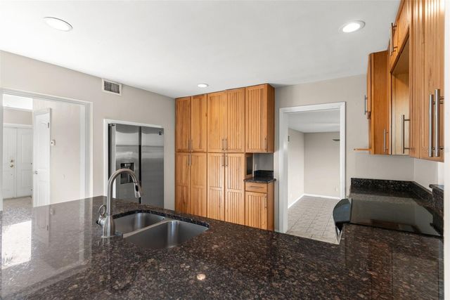 7887 9TH AVENUE S, St Petersburg, FL 33707