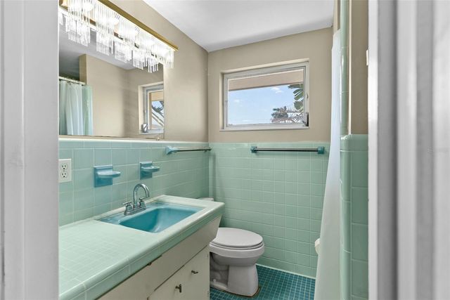 7887 9TH AVENUE S, St Petersburg, FL 33707