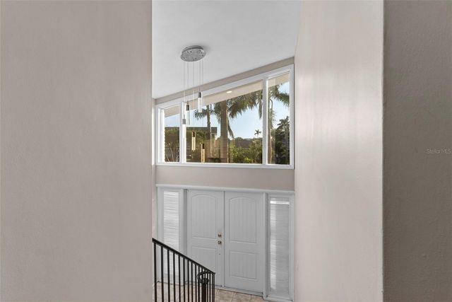 7887 9TH AVENUE S, St Petersburg, FL 33707