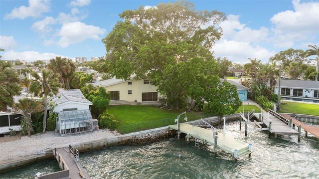 7887 9TH AVENUE S, St Petersburg, FL 33707