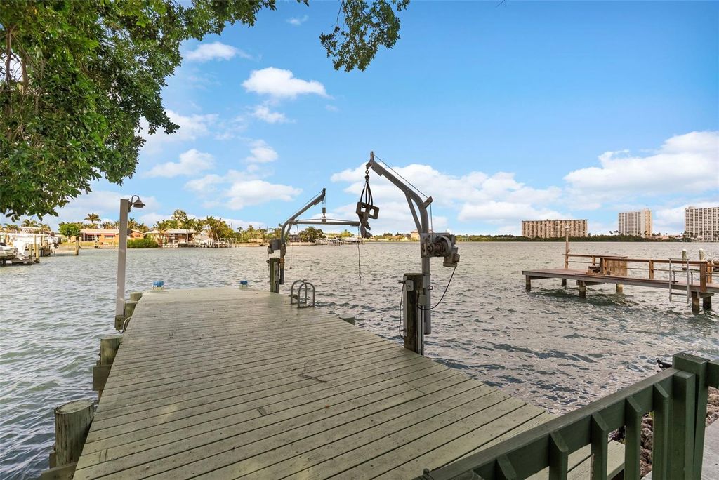 7887 9TH AVENUE S, St Petersburg, FL 33707